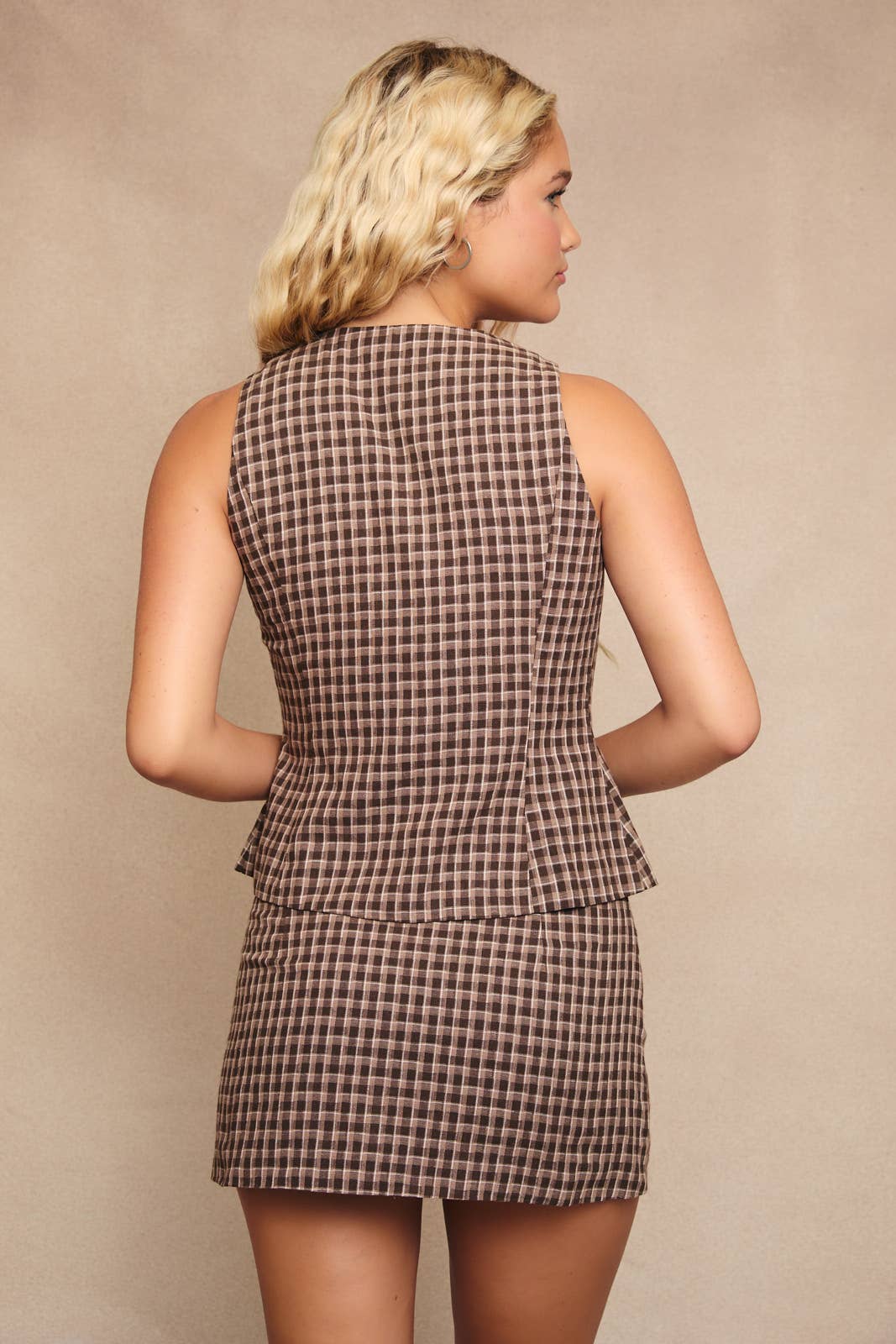 ROUND NECKLINE TOP WITH BUTTON UP FASTENING WITH MINI SKIRT